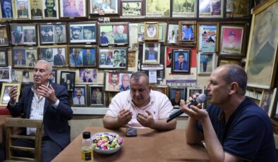 Adana’da ölüler kıraathanesinde bayram geleneği bozulmadı