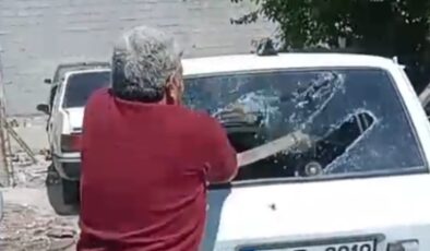 Adana’da otomobilinin camlarını indirdi