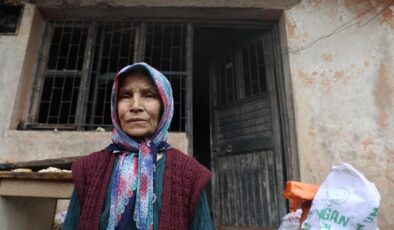 Adana’da yaşlı kadının evi küle döndü