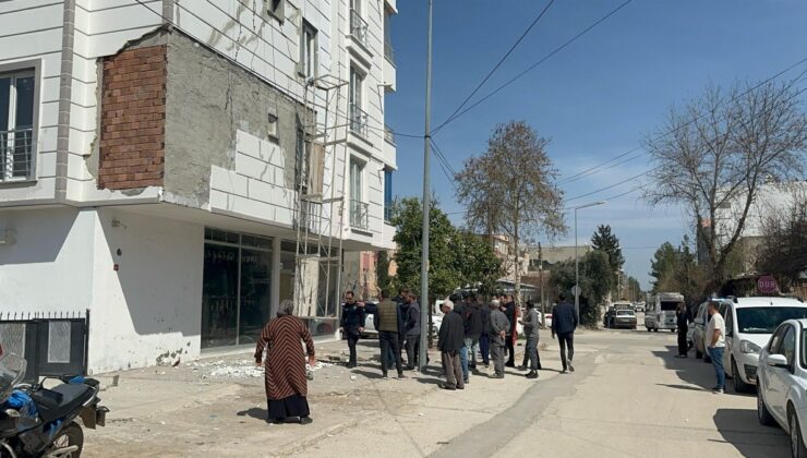 Adıyaman’da halatları kopan iskele devrildi: İki ağır yaralı