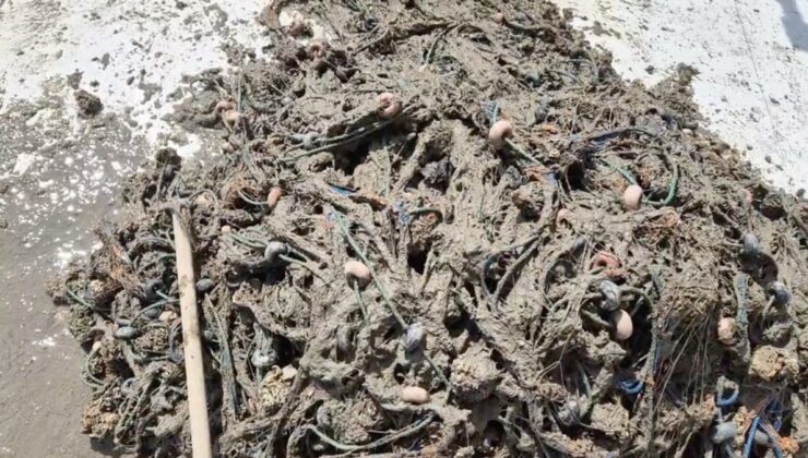 Ağları müsilajla kaplanan balıkçılar, avlanamadan geri döndü