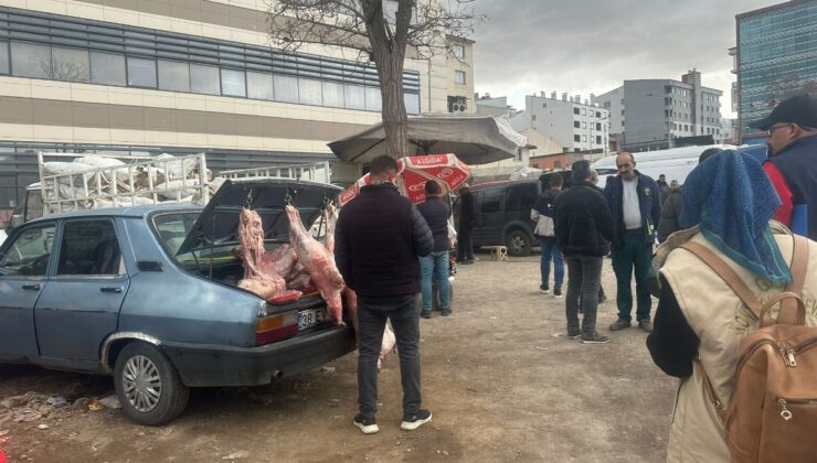 Ağrı’da açıkta satılan 150 kilo et imha edildi