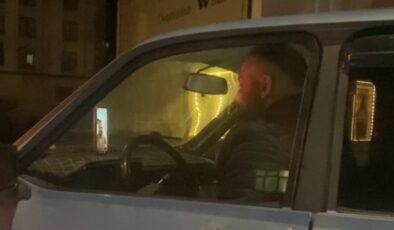 Aksaray’da direksiyonda görüntülü konuşan sürücüye ceza yağdı