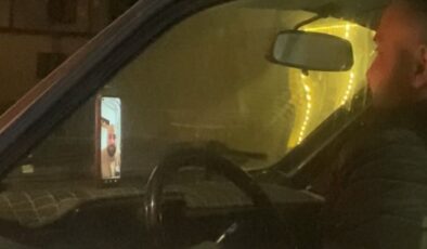 Aksaray’da seyir halinde görüntülü sohbet etti: O anlar kamerada