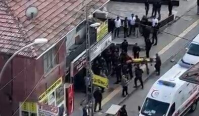 Ankara’da uyuşturucu etkisi altındaki saldırgan çevreden geçen vatandaşları darp etti