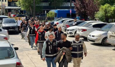 Antalya’da adliyeye götürülen şüpheli: Düğün alayı mı var