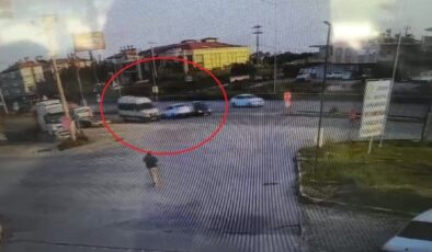 Antalya’da zincirleme kaza anı kamerada