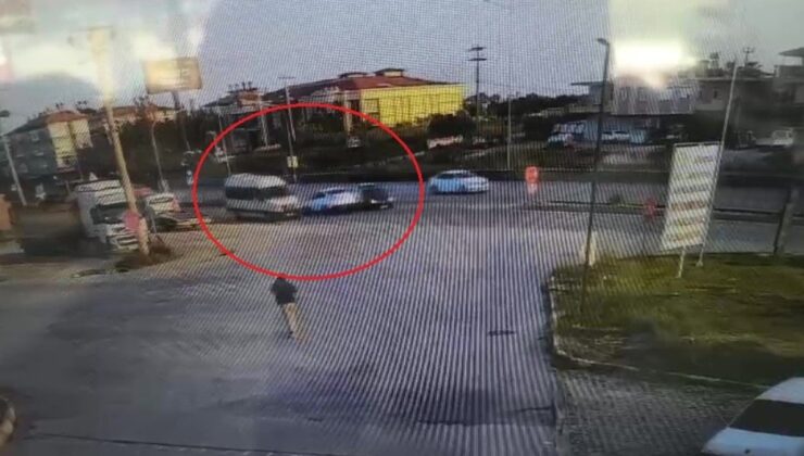 Antalya’da zincirleme kaza anı kamerada