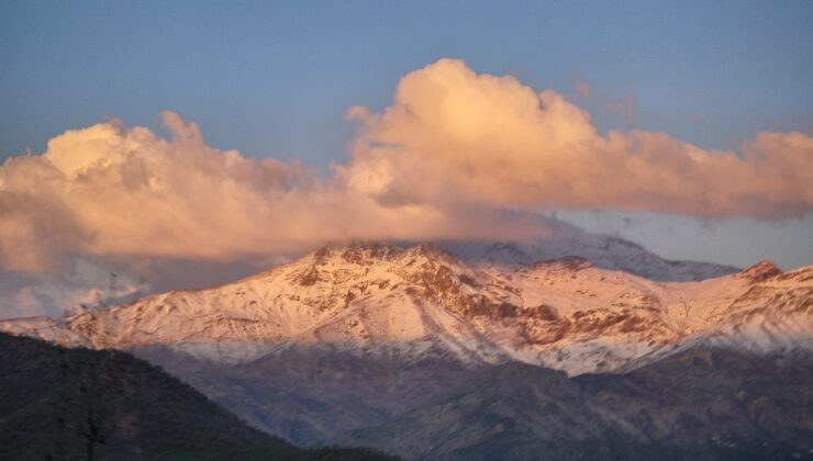 Batman’da 65 yerleşim yerinin yolu kardan kapandı