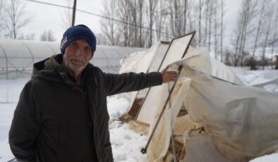 Bayburt’ta kar yüzünden seraları çöktü