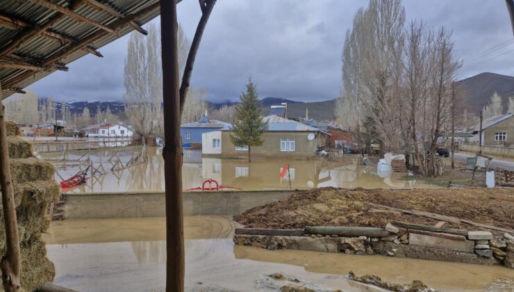 Bayburt’ta sel, su taşkınları yaşandı