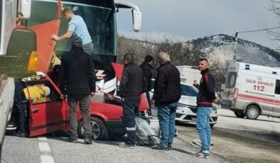 Bilecik’te yolcu otobüsü ile otomobil çarpıştı: 1 ölü 1 yaralı