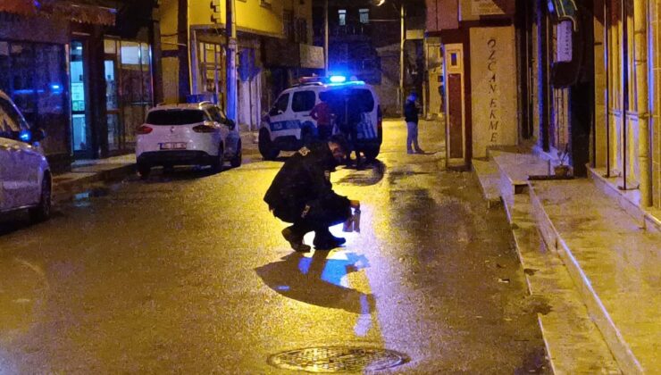 Bursa’da bıçaklı kavgada 3 kişi yaralandı