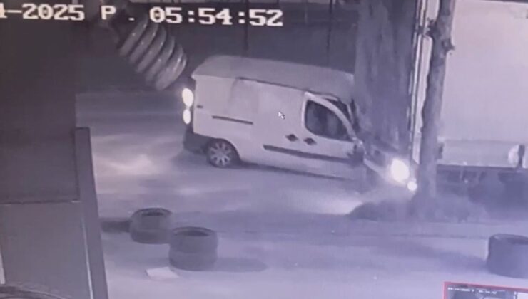 Bursa’da kaza yaptığı araçtan kendi imkanlarıyla çıktı