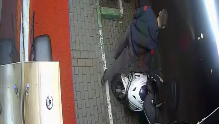 Bursa’da marketten çıkan adama motosiklet çarptı