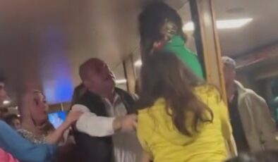 Büyükada vapurunda kadın yolcular birbirine girdi