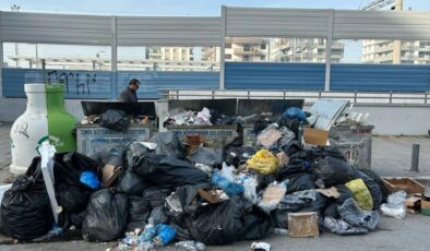 Çiğli’de belediyesi işçilerinin grevi ikinci gününde