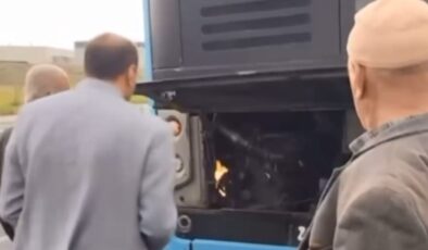 Diyarbakır’da alev alan otobüs motorunu üfleyerek söndürmeye çalışan yolcu