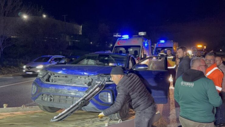 Düzce’de otoyolda 4 araç birbirine girdi: 8 yaralı