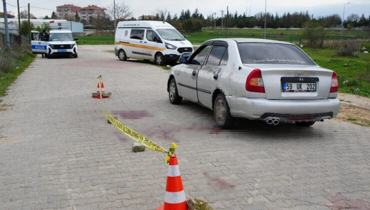 Edirne’de arkadaşını boğazından bıçakladı