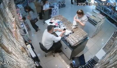 Elazığ’da bir poşet dolusu altını sahiplerine ulaştırdı