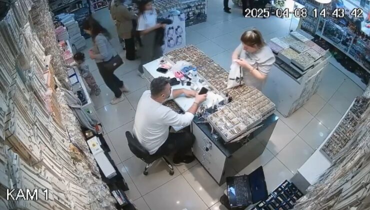 Elazığ’da bir poşet dolusu altını sahiplerine ulaştırdı