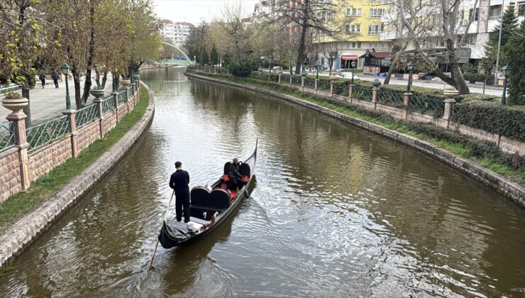 Eskişehir’de Porsuk Çayı’nın rengi değişti