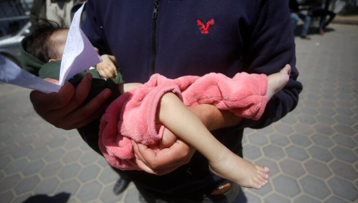 Gazze’de bir bebek daha açlıktan öldü
