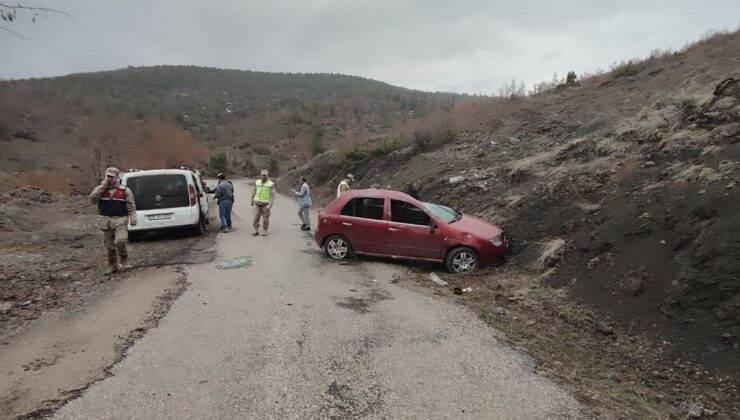 Gümüşhane’de uçuruma yuvarlanan araçtaki yaşlı kadın can verdi