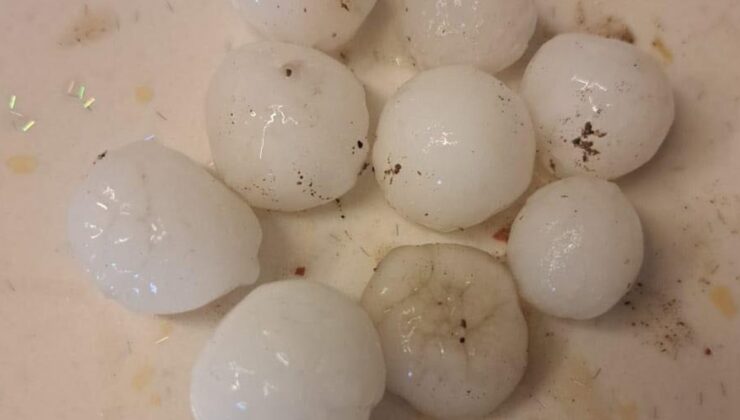 Hakkari’de fındık büyüklüğünde dolu yağdı