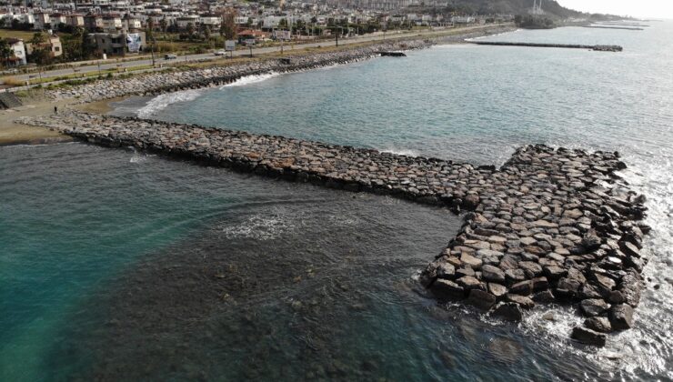 Hatay’da fırtına sonrası deniz seviyesi normale döndü