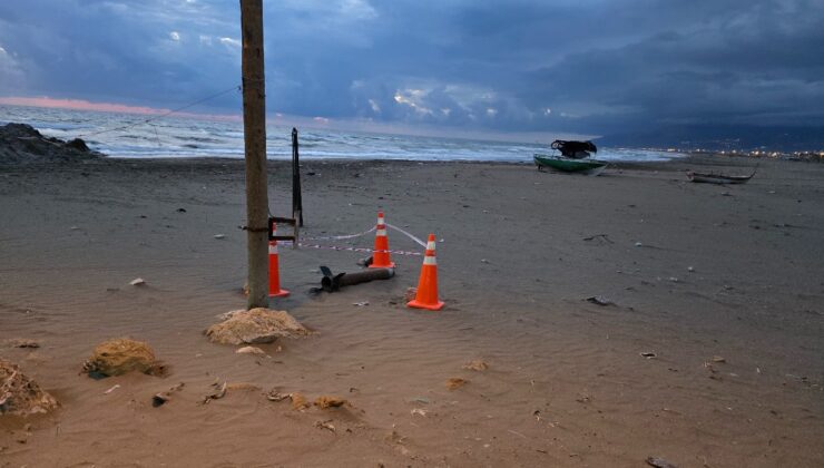 Hatay’da sahilde roket bulundu