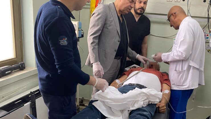 Hatay’da şantiyede ayağı kayıp düşen işçinin yüzüne inşaat demiri saplandı