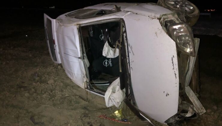 Isparta’da otomobil takla atarak şarampole devrildi