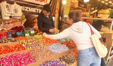 İstanbul, Eminönü’nde bayram alışverişi başladı