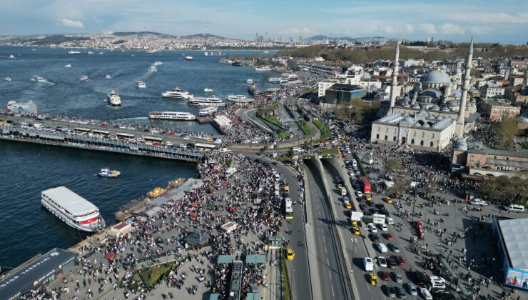 İstanbul Eminönü’nde bayram yoğunluğu