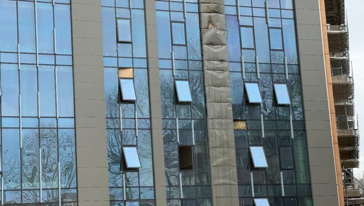 İstanbul’da 35 yıldır süren rezidans inşaatında yangın