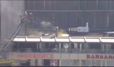 İstanbul’da bir kafede çıkan yangın çatıya sıçradı