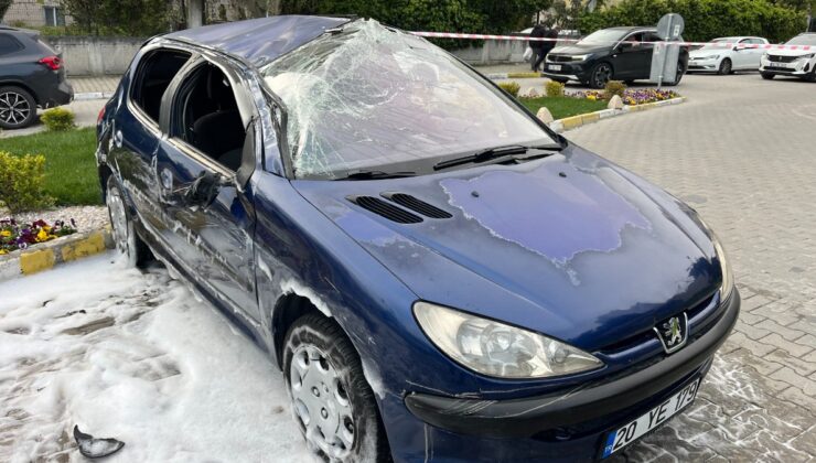 İstanbul’da kaldırımdaki dubalara çarparak takla attı