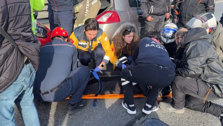 İstanbul’da motosikletli genç babasının arabasına çarptı