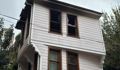 İstanbul’da muhtar yangın sırasında canlı yayın yaptı