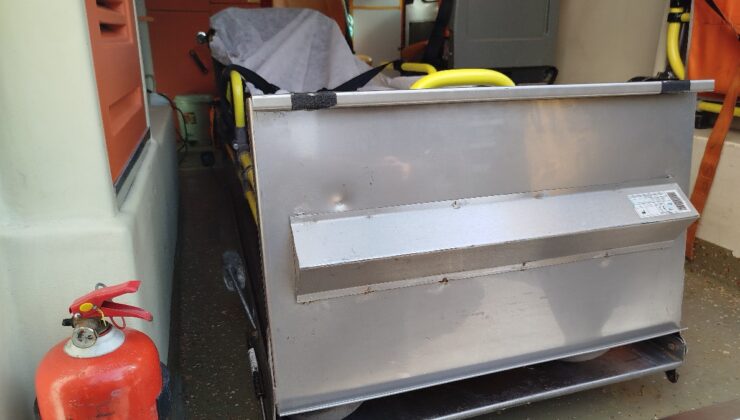 İzmir’de ambulans şoförü silahlı saldırıya uğradı