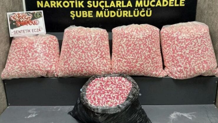 İzmir’de binlerce sentetik ecza hap ele geçirildi