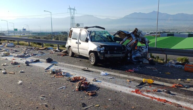 İzmir’de çıkışı kaçırıp geri manevra yapan araç kazaya karıştı: 1 ölü