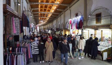 Kahramanmaraş’ın tarihi çarşısında bayram hareketliliği