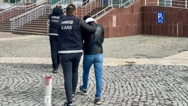 Kars’ta yakalanan 2 zehir taciri tutuklandı
