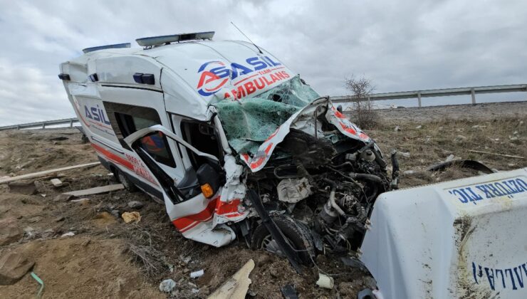 Kayseri’de ambulans ile kamyonet çarpıştI