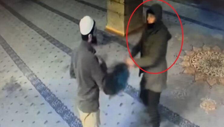 Kayseri’de tarihi camide hırsızlık girişimi kamerada
