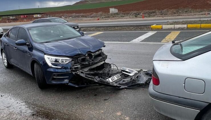 Kırıkkale’de yağış zincirleme kazaya yol açtı: 3 yaralı