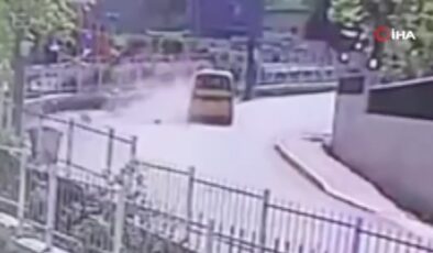 Kocaeli’de taksi ile motosiklet kafa kafaya çarpıştı